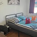 Flex Aparts - Grosse, Moeblierte In Mit 2 Zimmern Apartament Zwickau