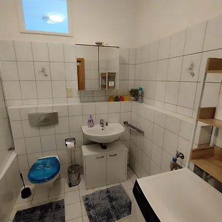 Flex Aparts - Grosse, Moeblierte In Mit 2 Zimmern Appartement