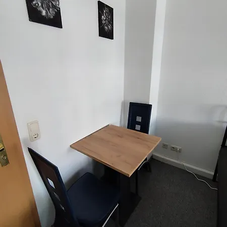 Flex Aparts - Grosse, Moeblierte In Mit 2 Zimmern *